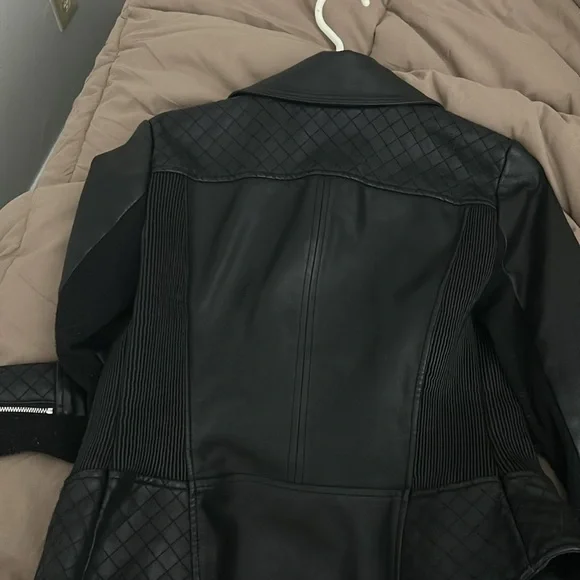 Leather jacket - Picture 2 of 3